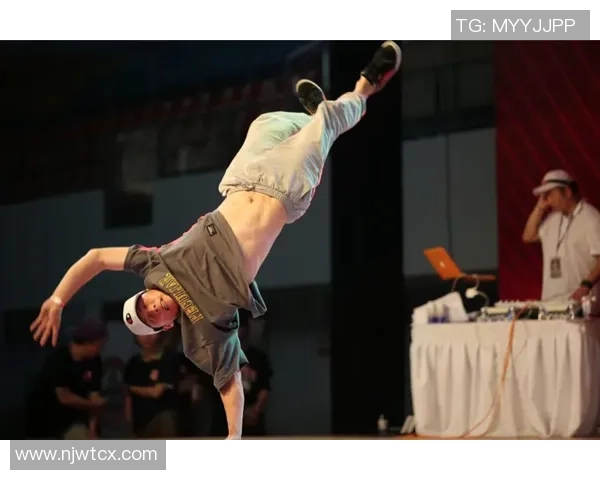 广州飞盘队在世界街舞大赛中以68分稳居积分榜首位 广州飞盘队在世界街舞大赛中以68分稳居积分榜首位