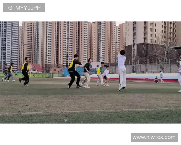 杭州飞盘队在比赛中的快速转换与战术得失分析